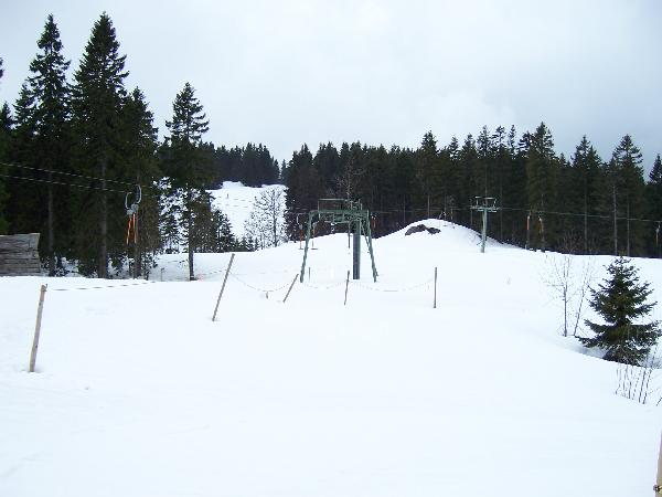 Bergstation Zeller 2 und im Hintergrund Grafenmatt 1.